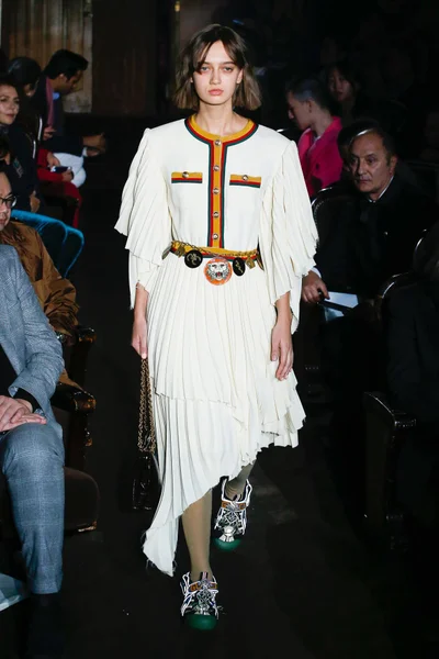Look 68